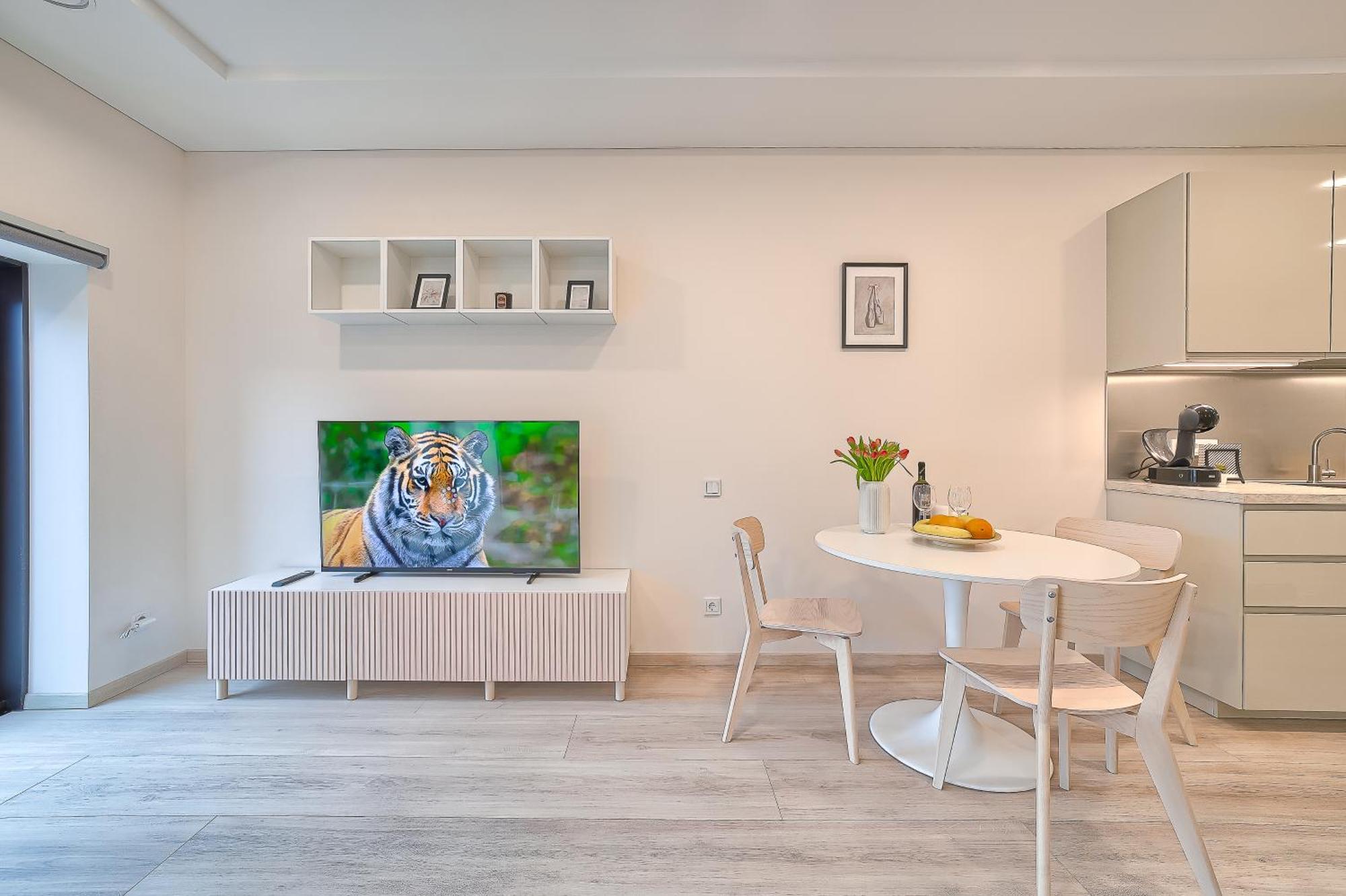 Business-Class Apartments 2 X Free Parking X Self Check In 24X7 VNO Eksteriør bilde